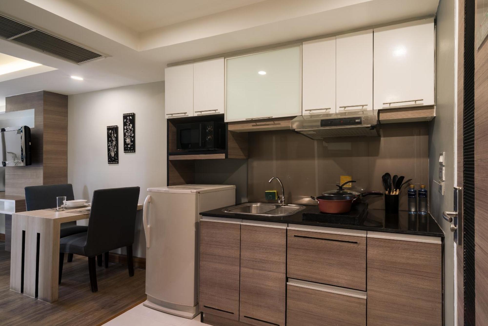 Aspira Suites Sukhumvit 20 Bangkok Exterior photo