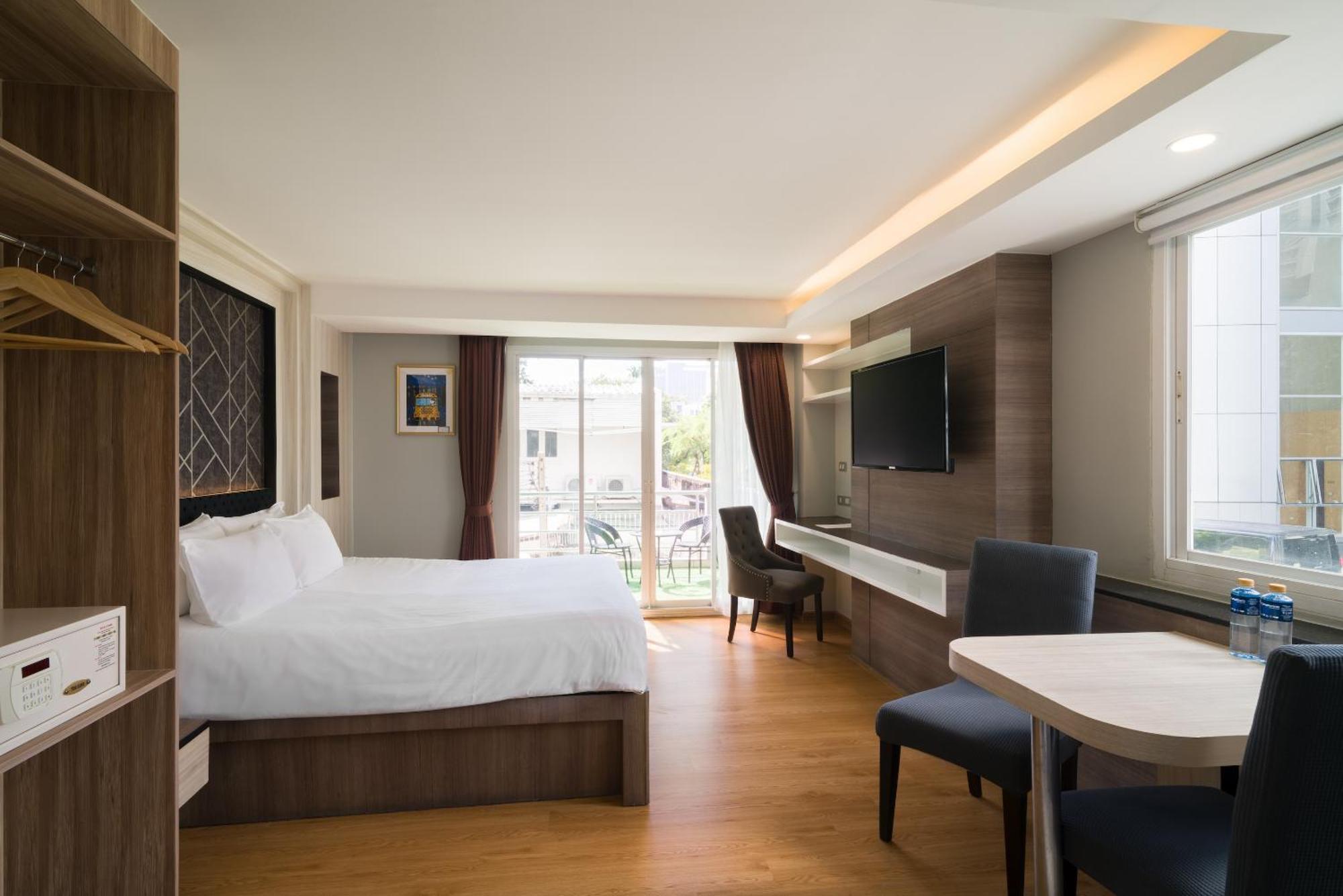 Aspira Suites Sukhumvit 20 Bangkok Exterior photo