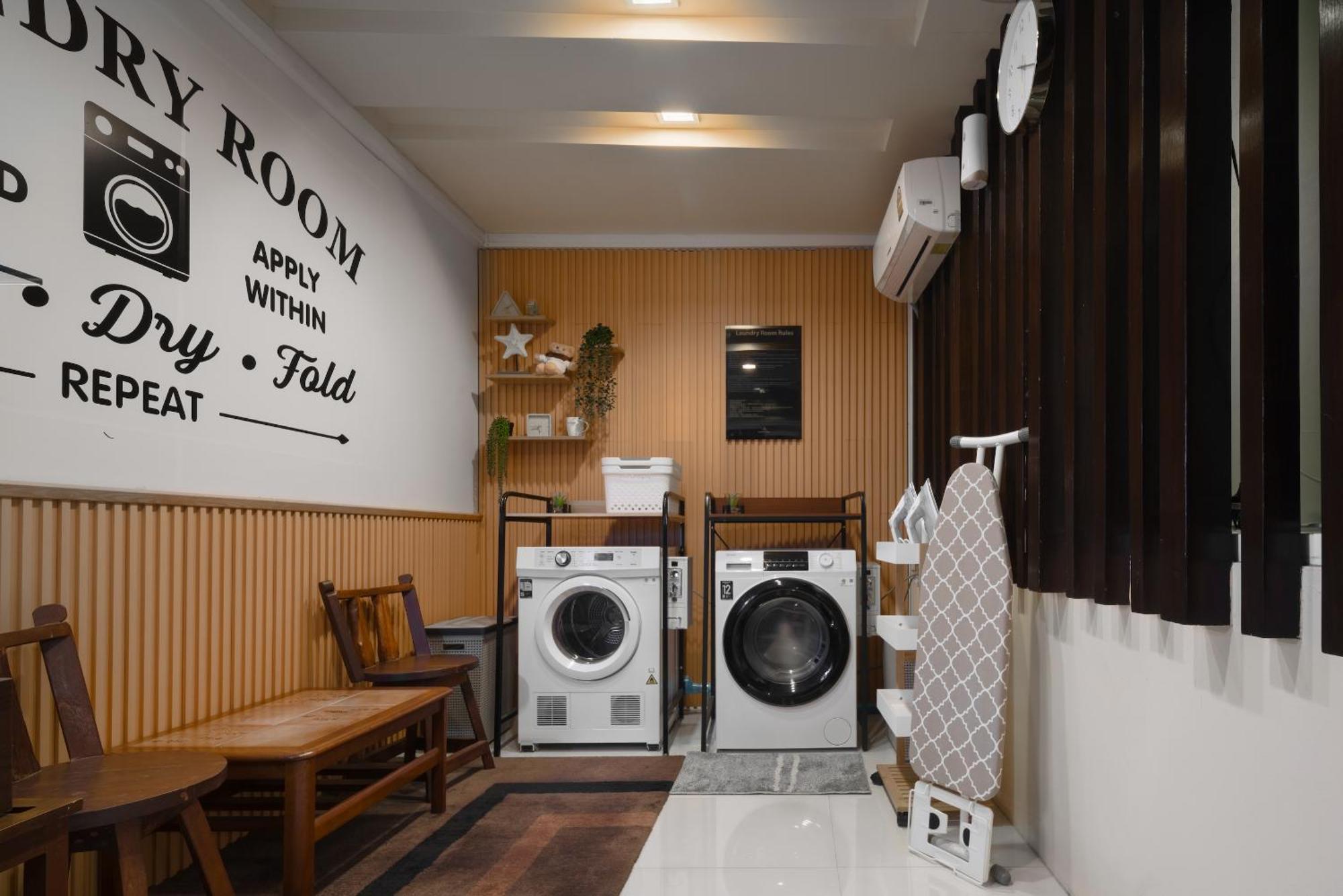 Aspira Suites Sukhumvit 20 Bangkok Exterior photo