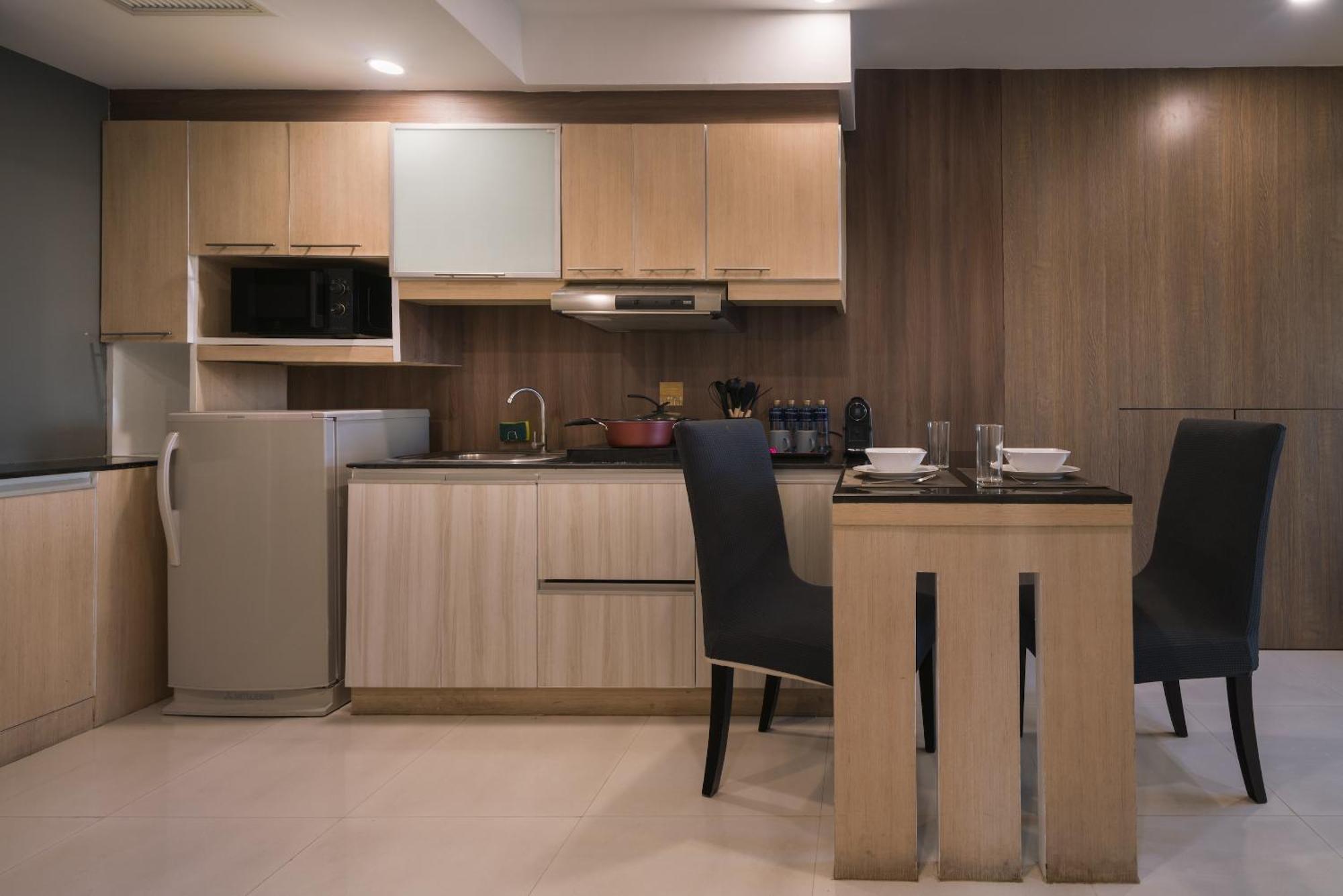 Aspira Suites Sukhumvit 20 Bangkok Exterior photo