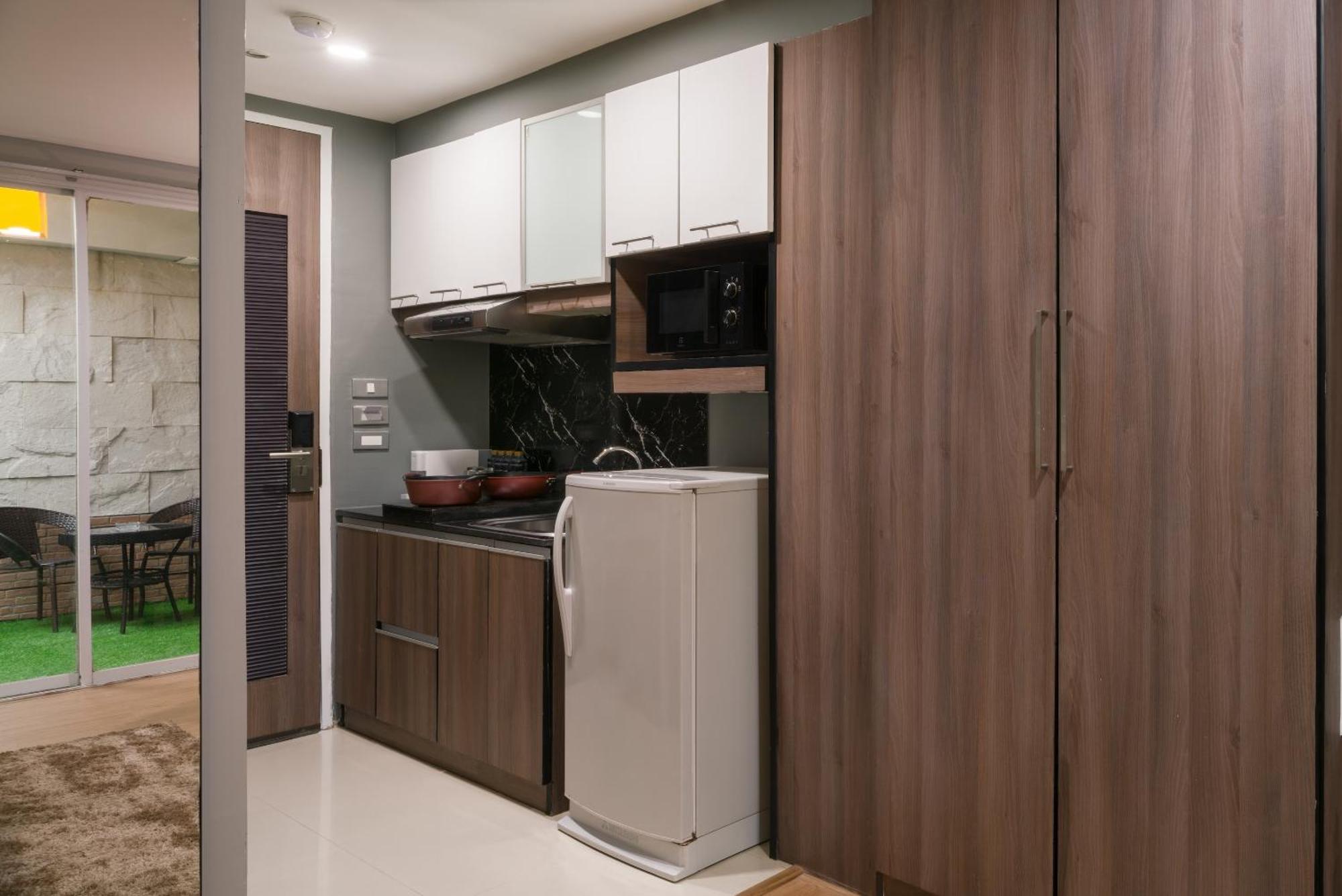 Aspira Suites Sukhumvit 20 Bangkok Exterior photo